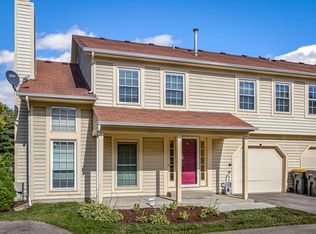 219 Acorn Dr, Streamwood, IL