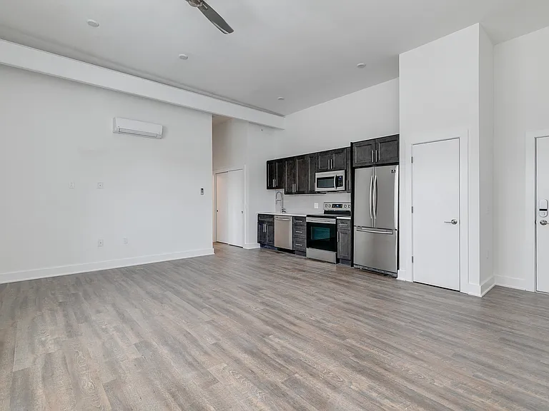 1416 Upland St — Photo 10