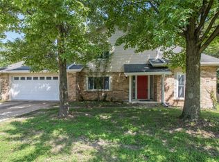 319 Windsor Spring Dr, Saint Louis, MO 63122