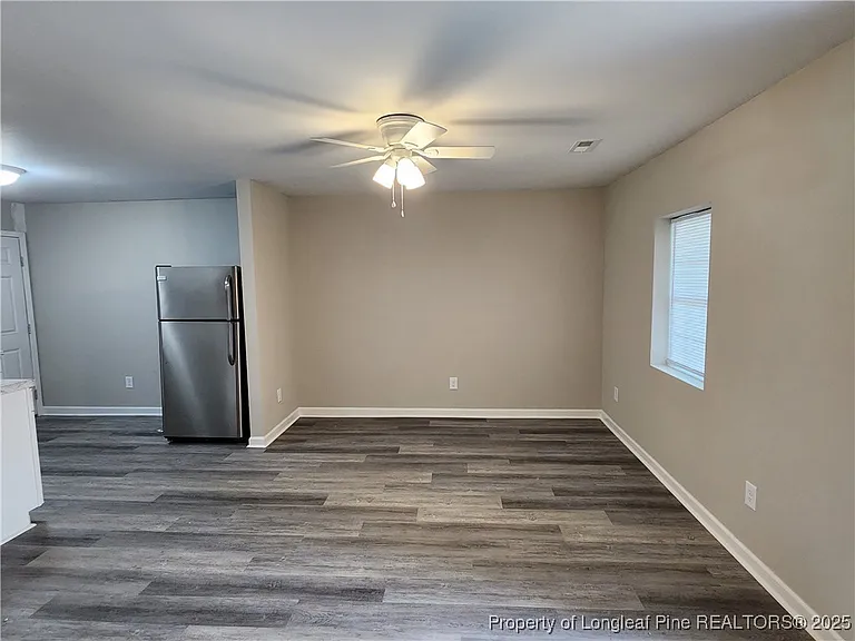 4916 Schmidt St — Photo 10