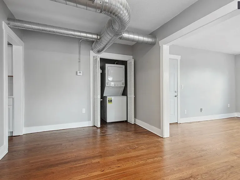 4042 Locust St #1S — Photo 5