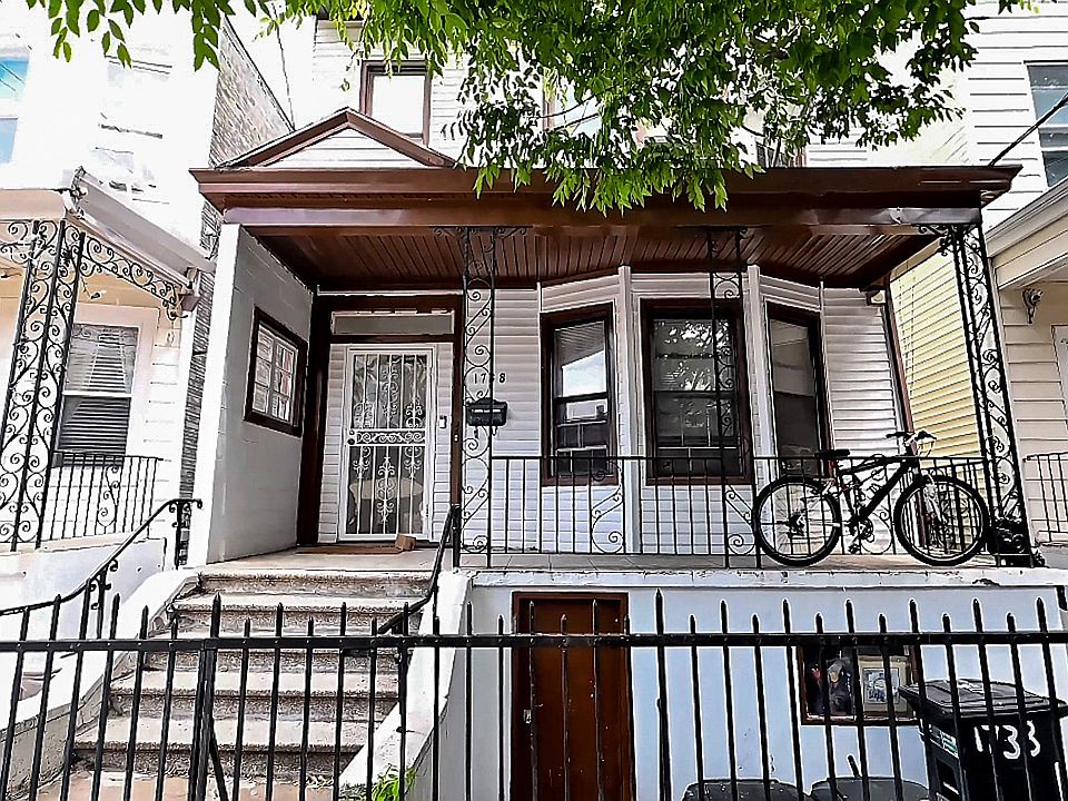 2nd image of 1738 Melville Street