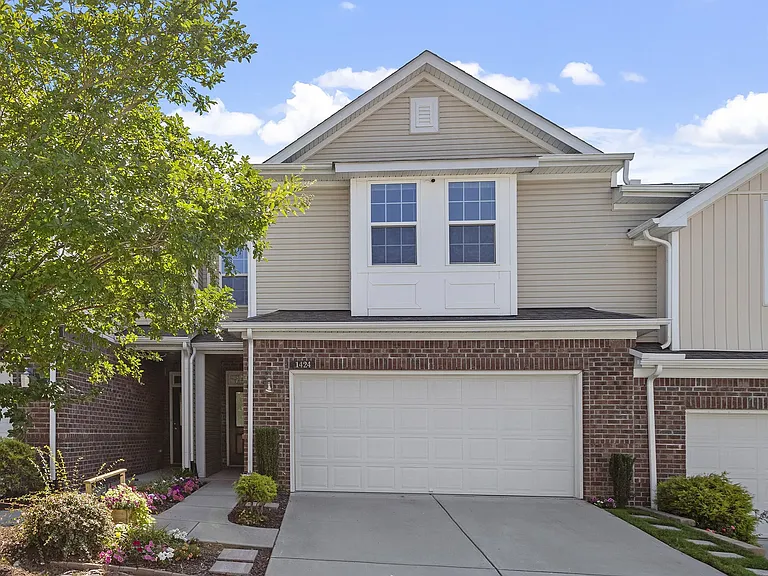 1424 Glenwater Dr — Photo 1