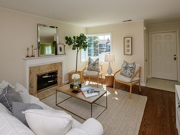 4th image of 115 Knoll Cir