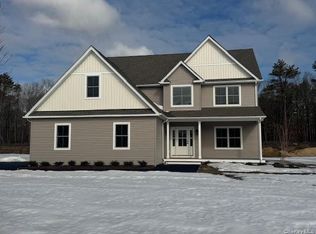 5 Colonels Path, Manorville, NY 11949