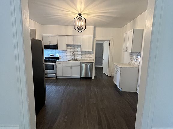 3rd image of 214 Ferris St