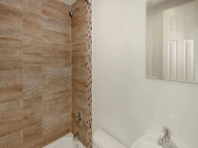 212 Orange St SE #3 — Photo 6