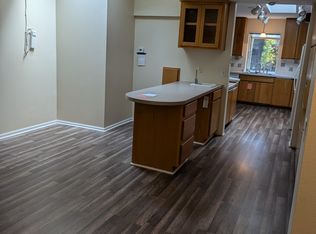 9115 236th St SW #A/F, Edmonds, WA 98026