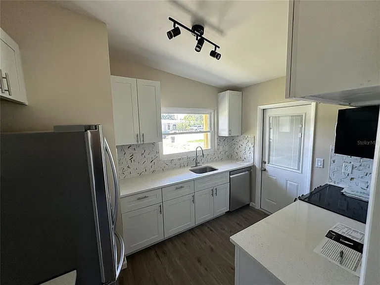 3335 Dudley St — Photo 8