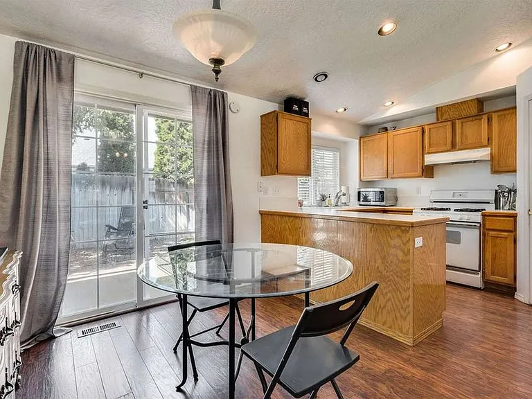 10230 W Greenleaf Ct — Photo 3