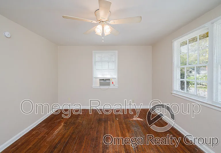 1026 Pershing St #C — Photo 9