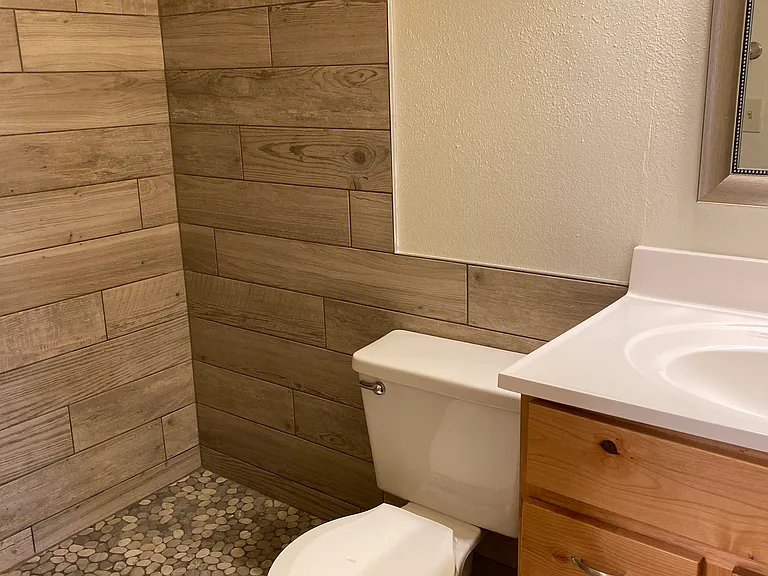 880 Weiss Dr #6 — Photo 3