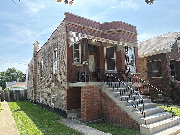 3rd image of 2309 S Lombard Ave