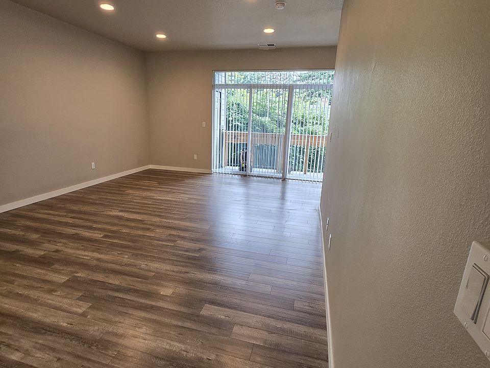 Great room upon entrance