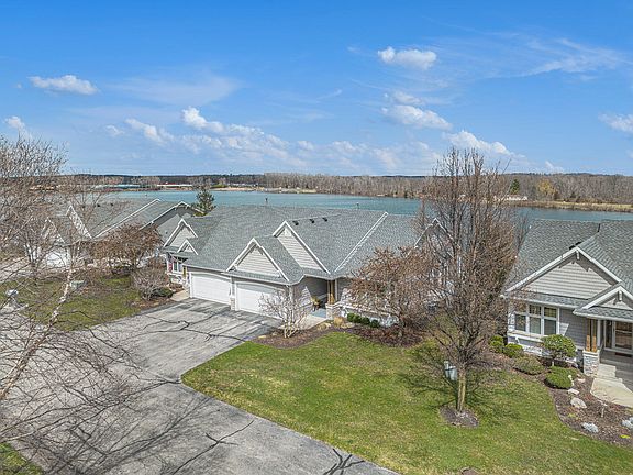2nd image of 3889 Crystal Waters Ln NE