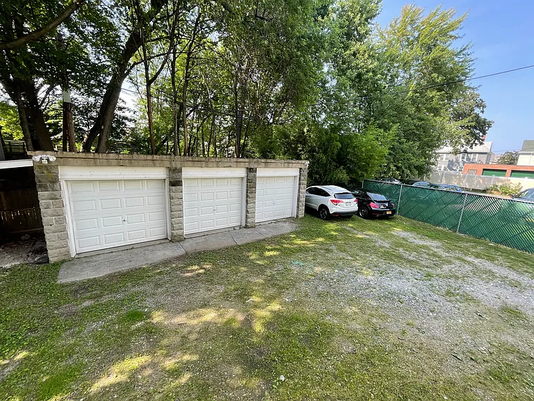 87 Easton St #1A — Photo 23