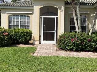 11124 Lakeland Cir, Fort Myers, FL 33913