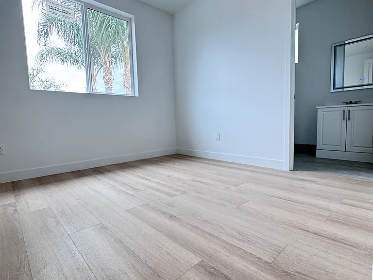 9801 Beachy Ave #3 — Photo 6