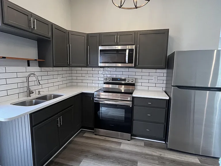 8010 Sunset Heights Dr #B — Photo 11