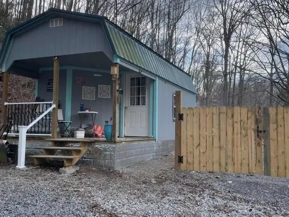 286 Childs Rd, Harriman, TN 37748