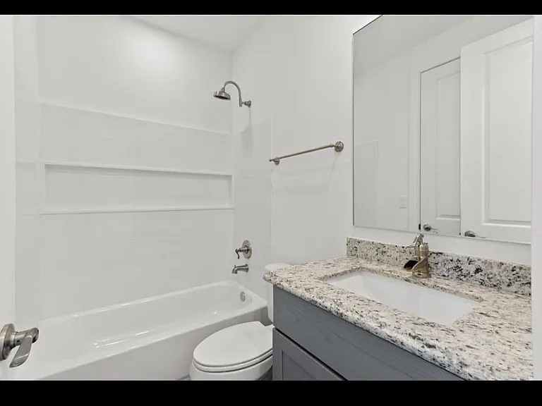 3249 Real St #B — Photo 14
