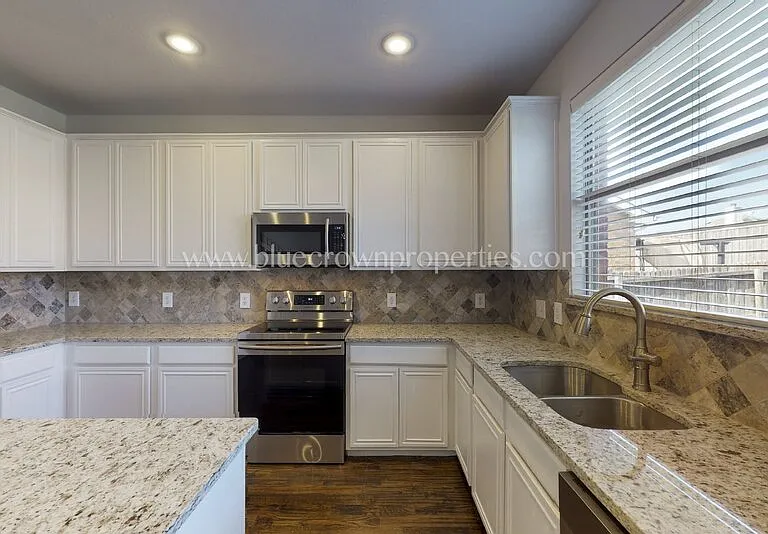 3208 Grant St — Photo 15