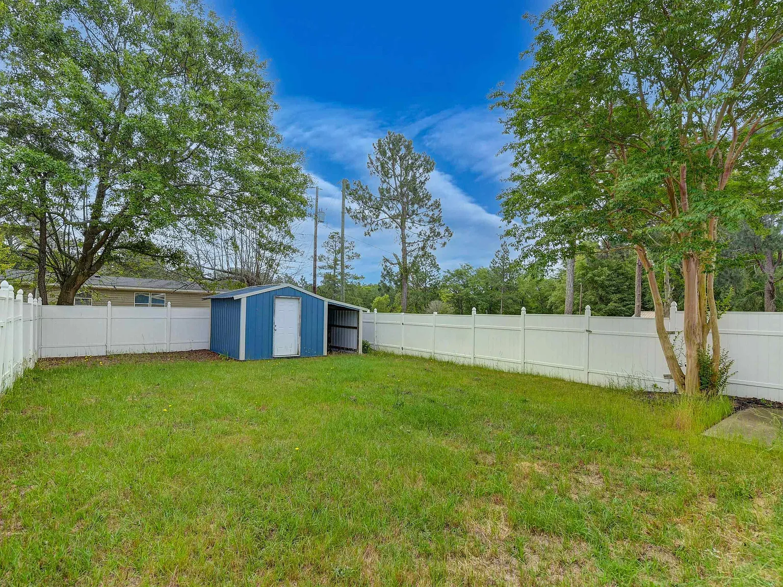 3 bed, 1200 sqft, $1,795 — Photo 2