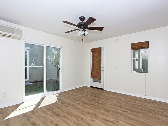 4th image of 40381 Trenton Ct