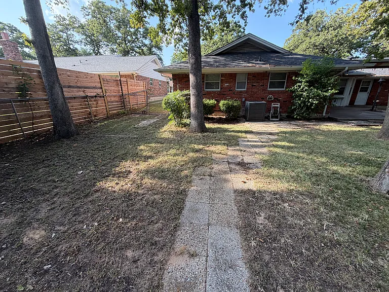 809 W Cheryl Ave — Photo 40
