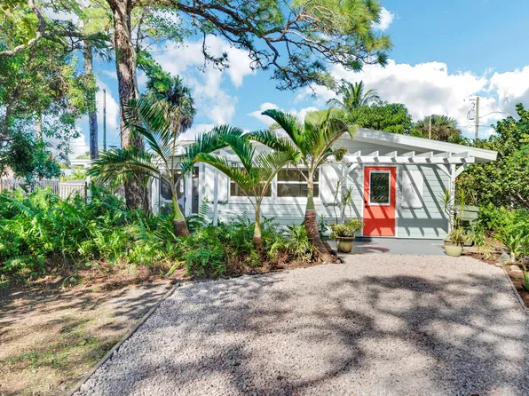 540 SE Lake Clare Place, Stuart, FL 34994