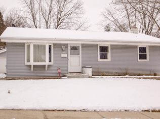 1325 N 11th Ave, West Bend, WI 53090
