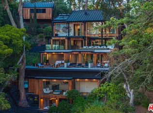 1509 Amalfi Dr, Pacific Palisades, CA 90272