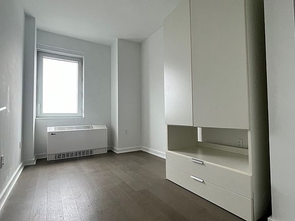 3rd image of 2922 Northern Blvd #308A