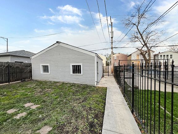 4th image of 913 N Kedvale Ave