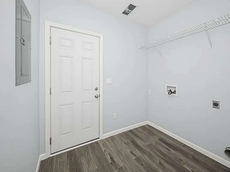 505 W 12th St — Photo 13