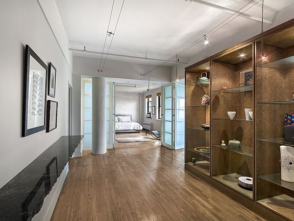 5th image of 708 Greenwich St #5CD