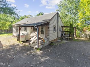 4 Locust Ave, Nassau, NY 12123