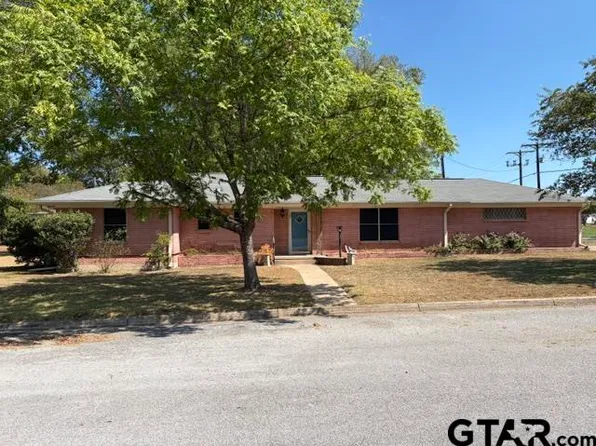 301 N Hart St, Quitman, TX 75783