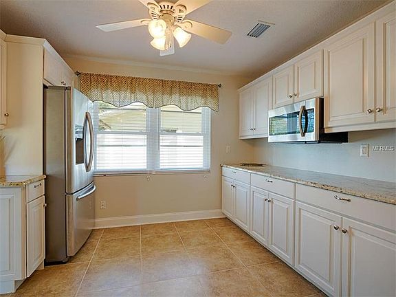 4th image of 2515 Bramblewood Dr E