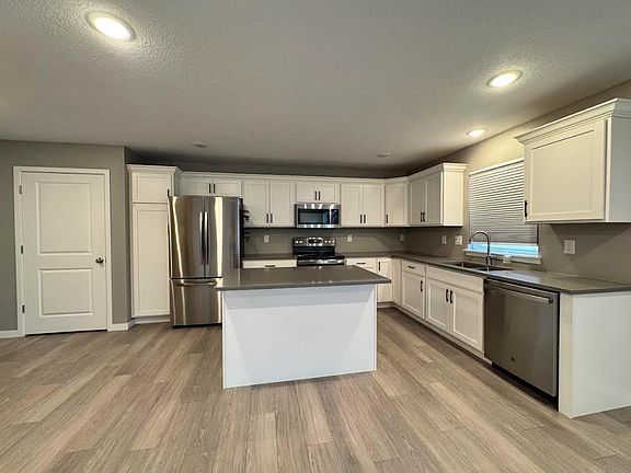 5th image of 3365 Lincolnshire Rd