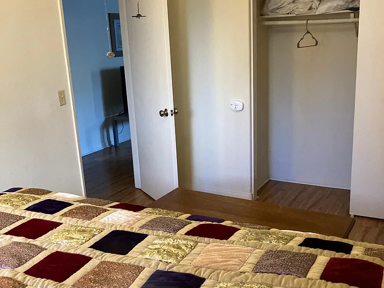 610 Olive Ave — Photo 7