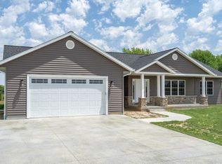 15820 N Nazarene Rd, Effingham, IL 62401