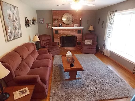 4th image of 806 Lakeview Dr