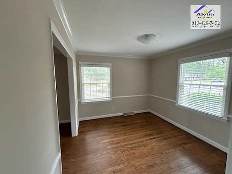 228 Whitney Dr — Photo 8