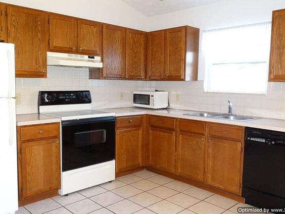 2nd image of 514 Brandon Ct