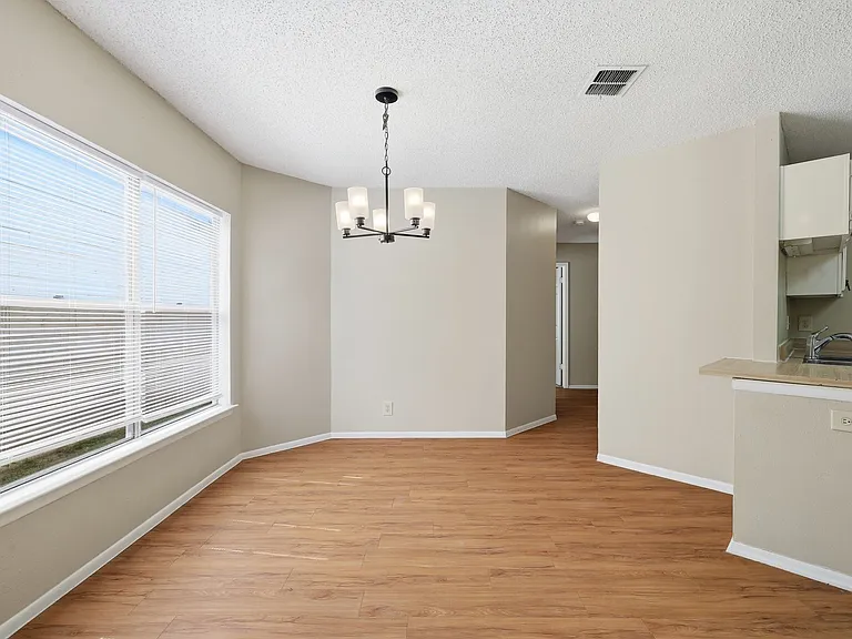 3932 Heritage Hill Dr — Photo 8