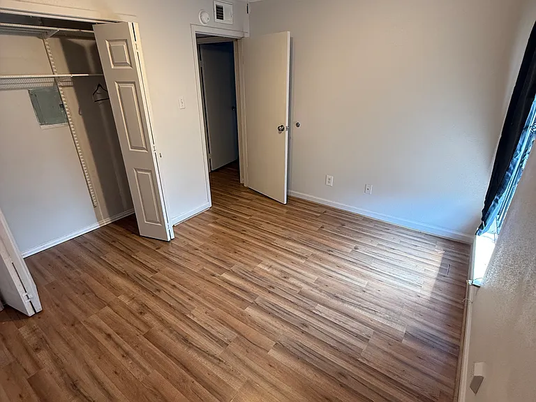 12905 Woodforest Blvd #301 — Photo 14