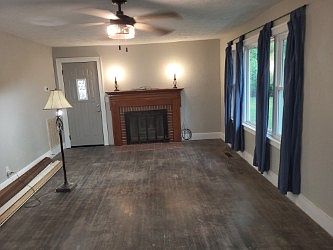 Living Room 22' x 13'