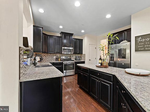3rd image of 17857 Sugarberry Rd