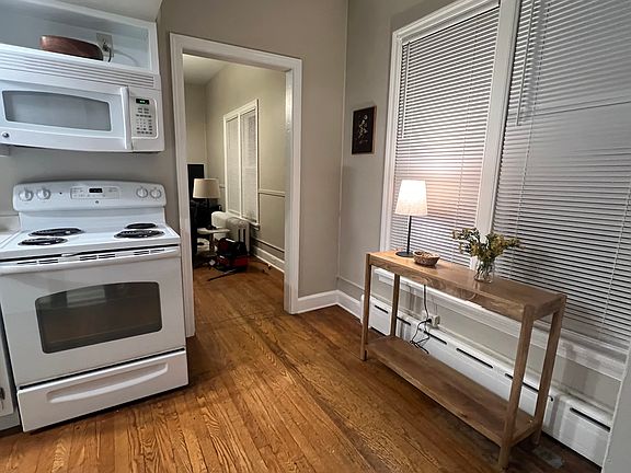 3rd image of 644 Wayne Ave #2